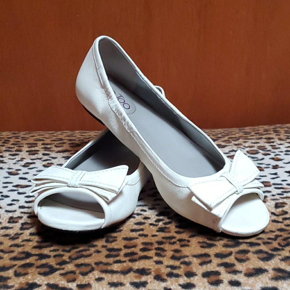 Me too peep toe flats